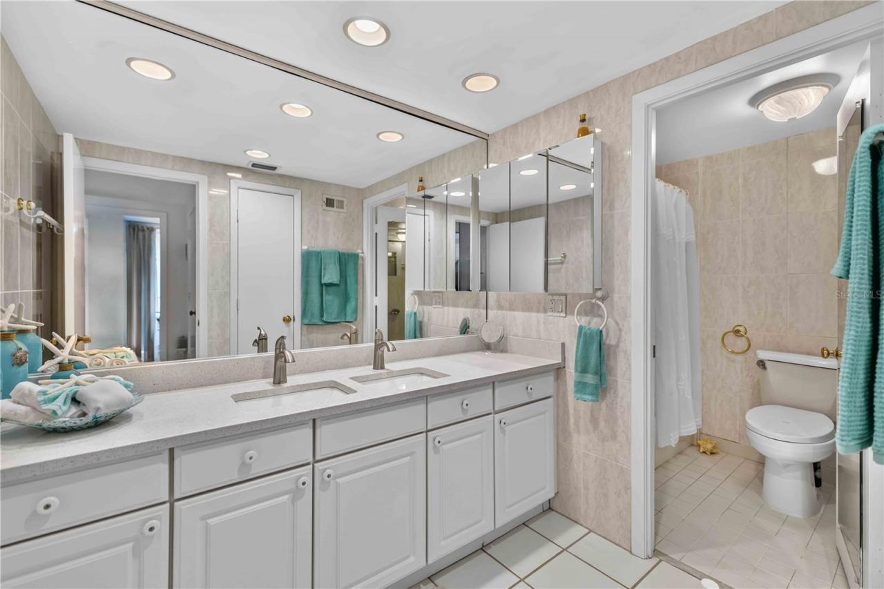 1212 Ben Franklin Drive, Unit 1205, Sarasota, FL 34236 Photo