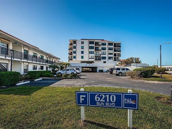 6210 SUN BOULEVARD, Unit 202, ST PETERSBURG, FL 33715