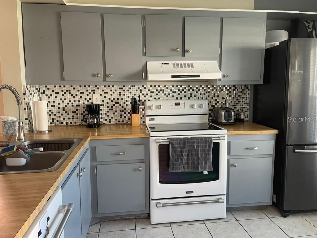 6210 Sun Boulevard , Unit 202, Saint Petersburg, FL 33715 Photo