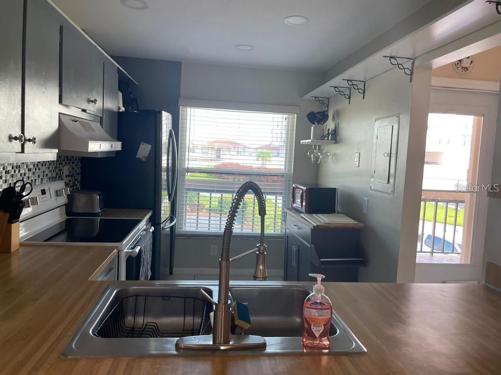 6210 Sun Boulevard , Unit 202, Saint Petersburg, FL 33715 Photo