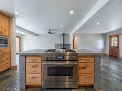 11715 Deerfield Drive , Truckee, CA 96161 Photo