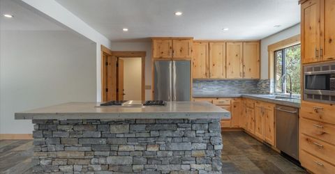 11715 Deerfield Drive , Truckee, CA 96161 Photo