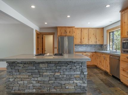 11715 Deerfield Drive , Truckee, CA 96161 Photo