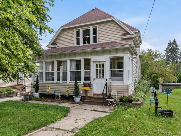355 W State St, Hartford, WI 53027
