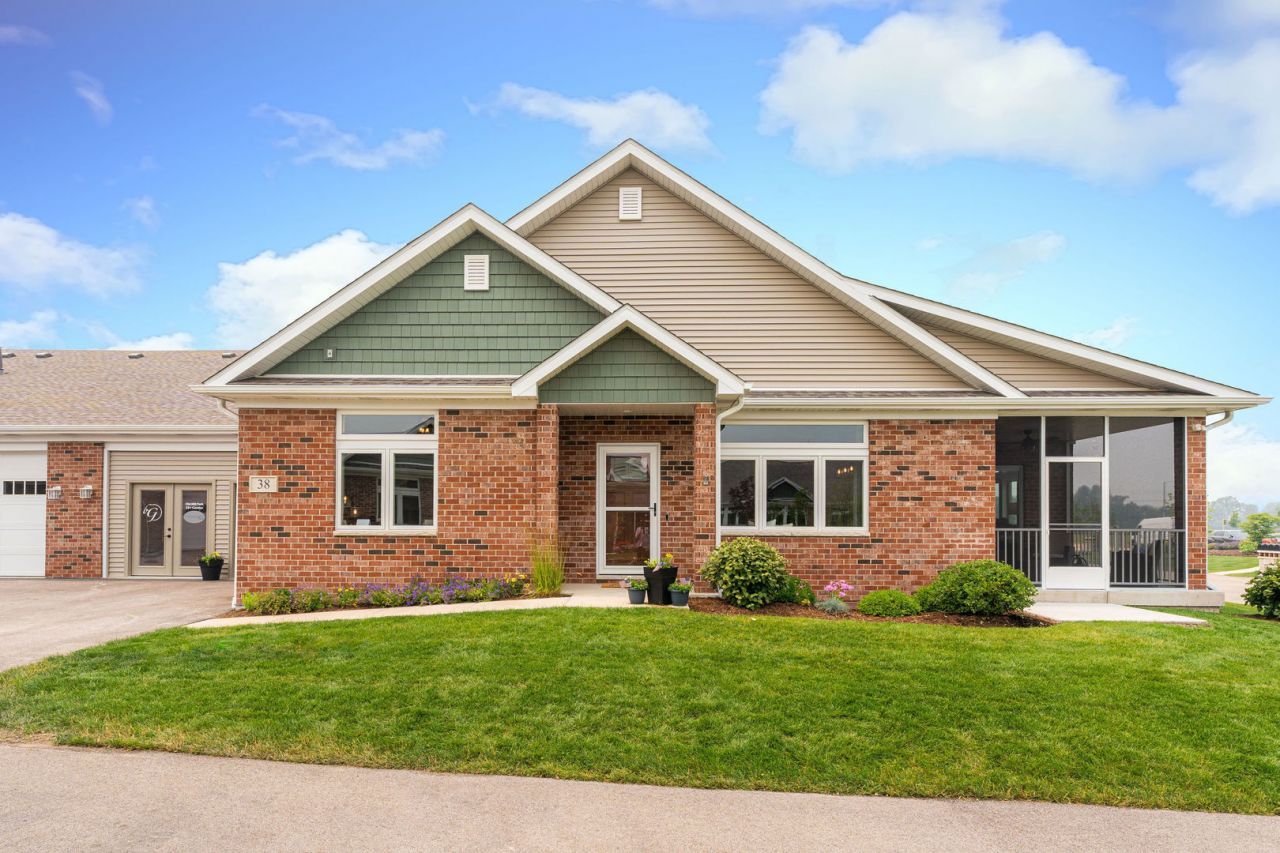 14 Kloe Lane, Unit 14, Sycamore, IL 60178 Main Photo