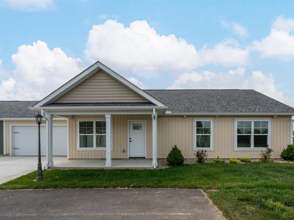 204 Cumberland Meadows Circle , Hebron, OH 43025
