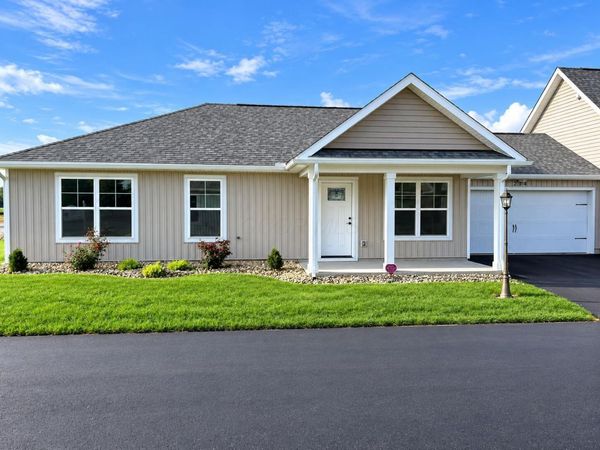 204 Cumberland Meadows Circle, Hebron, OH 43025