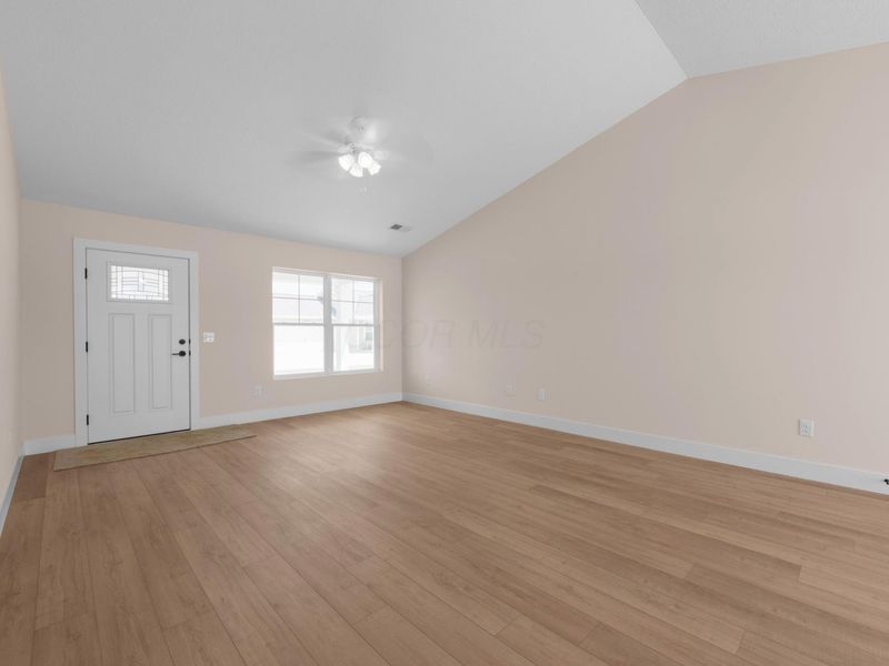 204 Cumberland Meadows Circle , Hebron, OH 43025 Photo 3