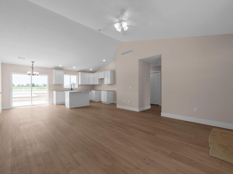 204 Cumberland Meadows Circle , Hebron, OH 43025 Photo 5