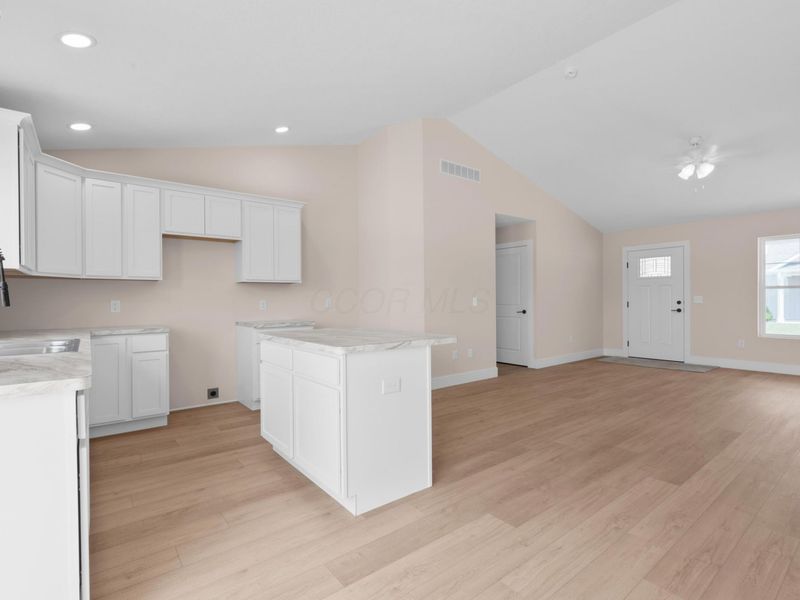 204 Cumberland Meadows Circle , Hebron, OH 43025 Photo 9