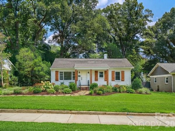 1062 Dresden Drive W, Charlotte, NC 28205