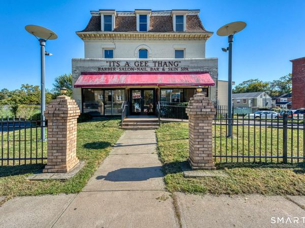 2404 Main , Hartford, CT 06120