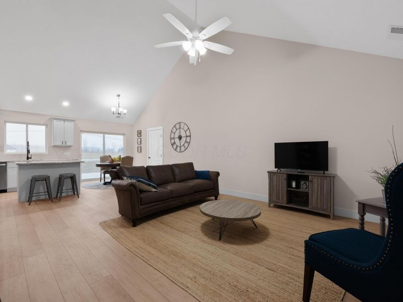 208 Cumberland Meadows Circle , Hebron, OH 43025 Photo 4