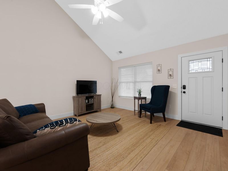 208 Cumberland Meadows Circle , Hebron, OH 43025 Photo 5