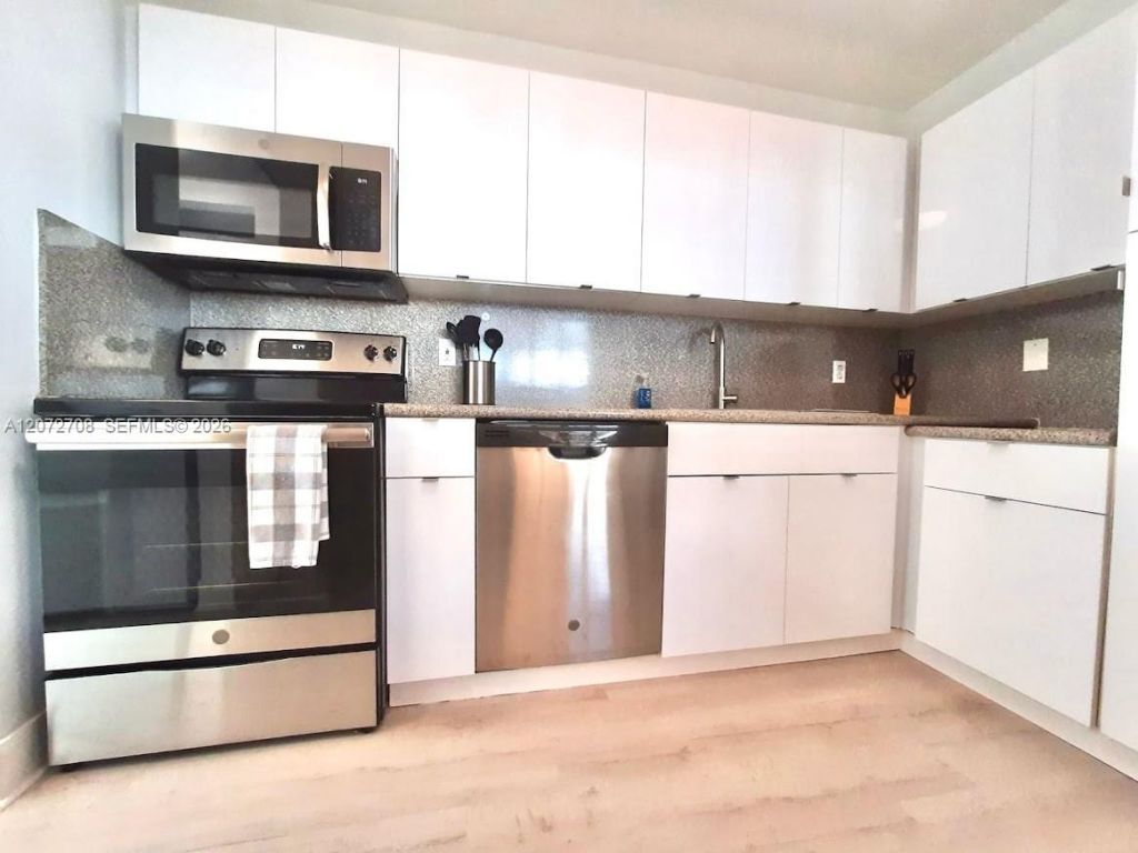 8888 Collins Ave, Unit 512, Surfside, FL 33154 Photo
