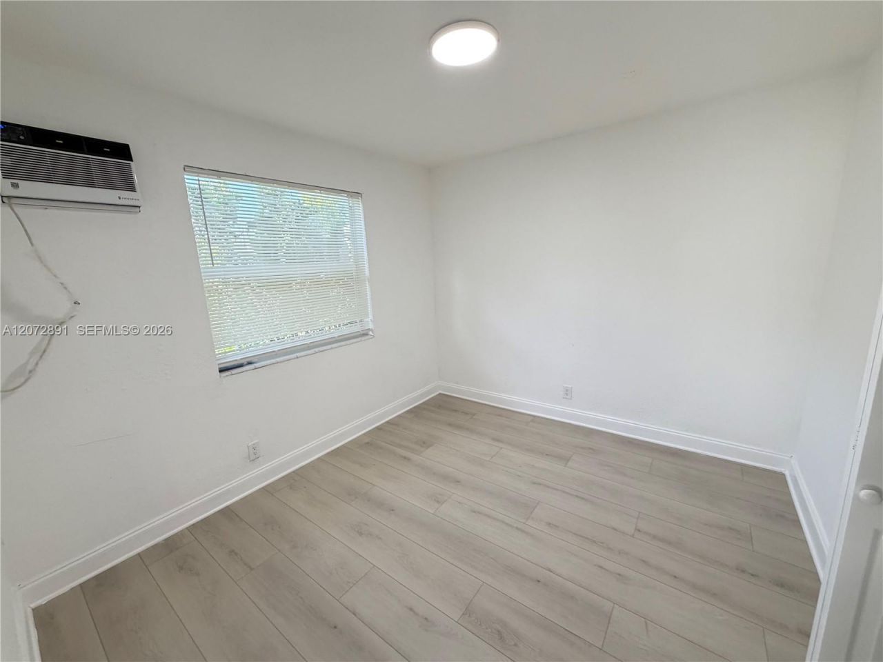 305 NW 1st Ave, Unit 4, Hallandale Beach, FL 33009 Photo