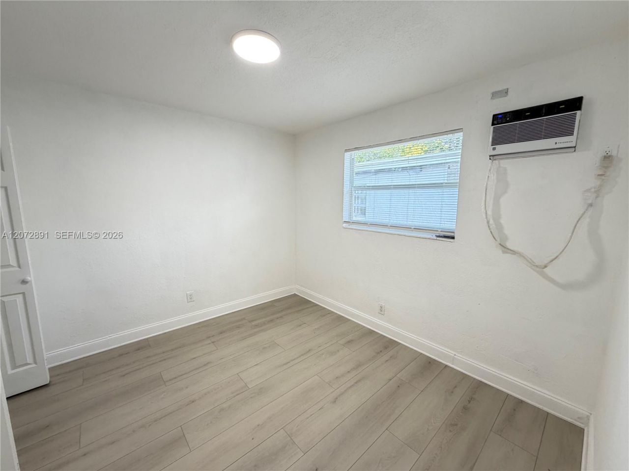 305 NW 1st Ave, Unit 4, Hallandale Beach, FL 33009 Photo
