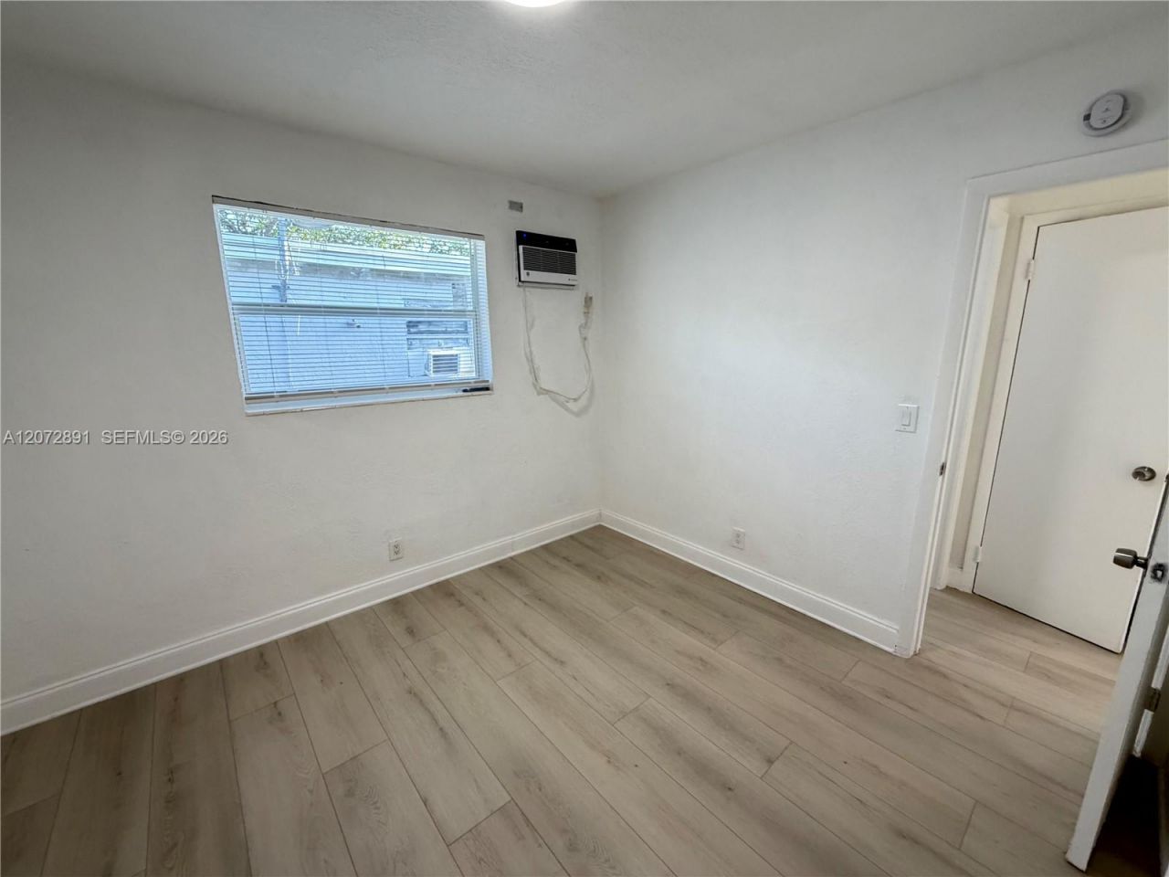 305 NW 1st Ave, Unit 4, Hallandale Beach, FL 33009 Photo