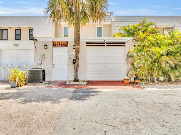 7407 Big Cypress Dr , Miami Lakes, FL 33014