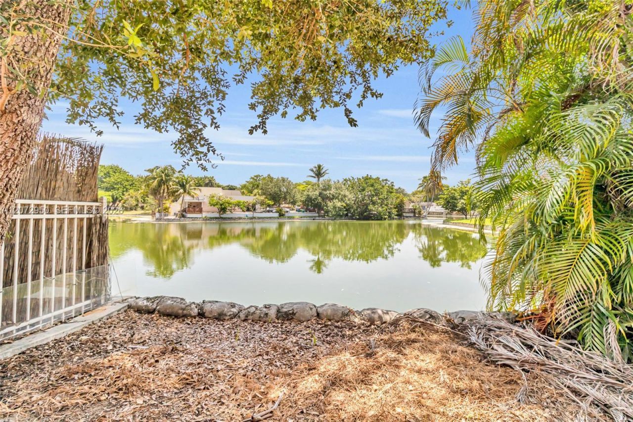 7407 Big Cypress Dr , Miami Lakes, FL 33014 Photo
