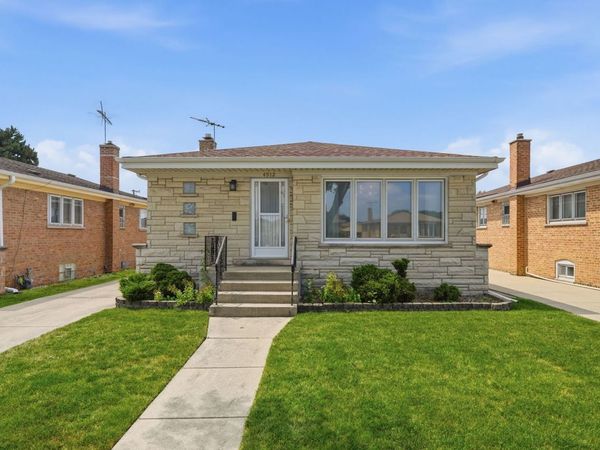 4912 N Ridgewood Avenue , Norridge, IL 60706