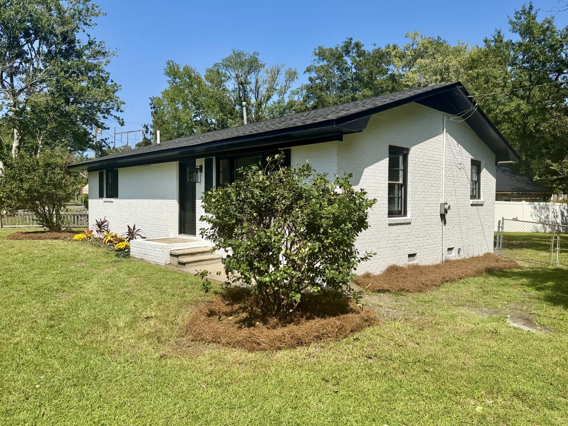 4740 Linda Street Photo 4