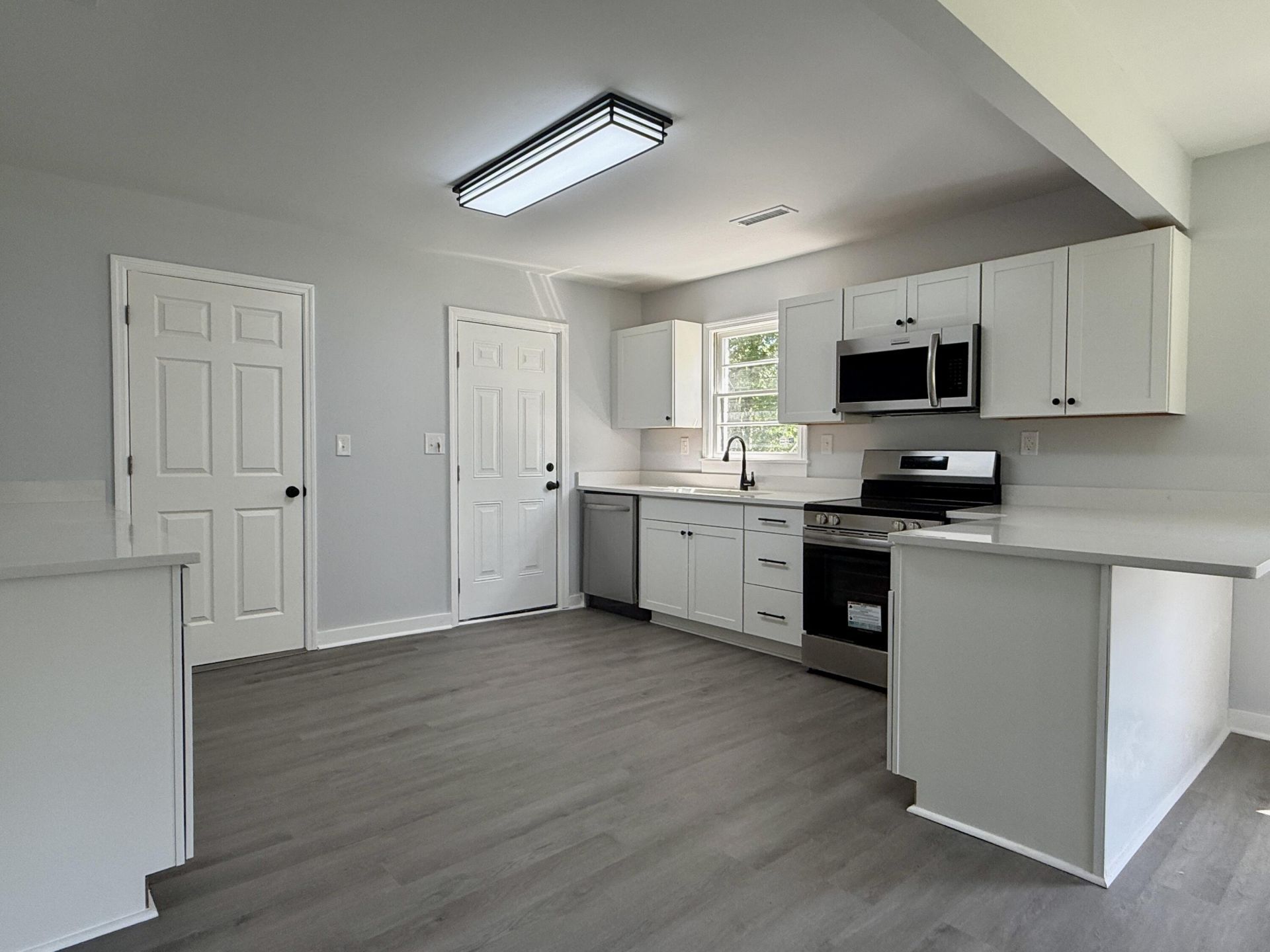 4740 Linda Street Photo 7