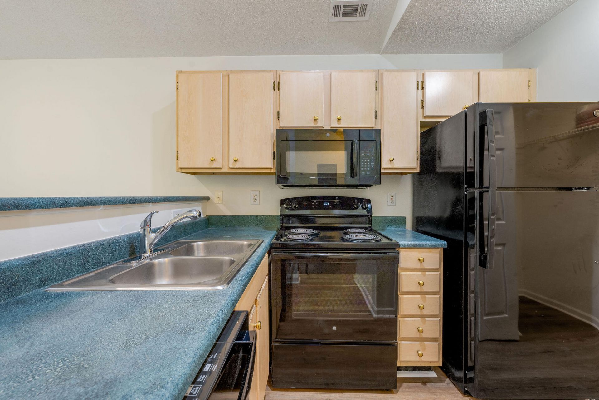 188 Midland Parkway Photo 15