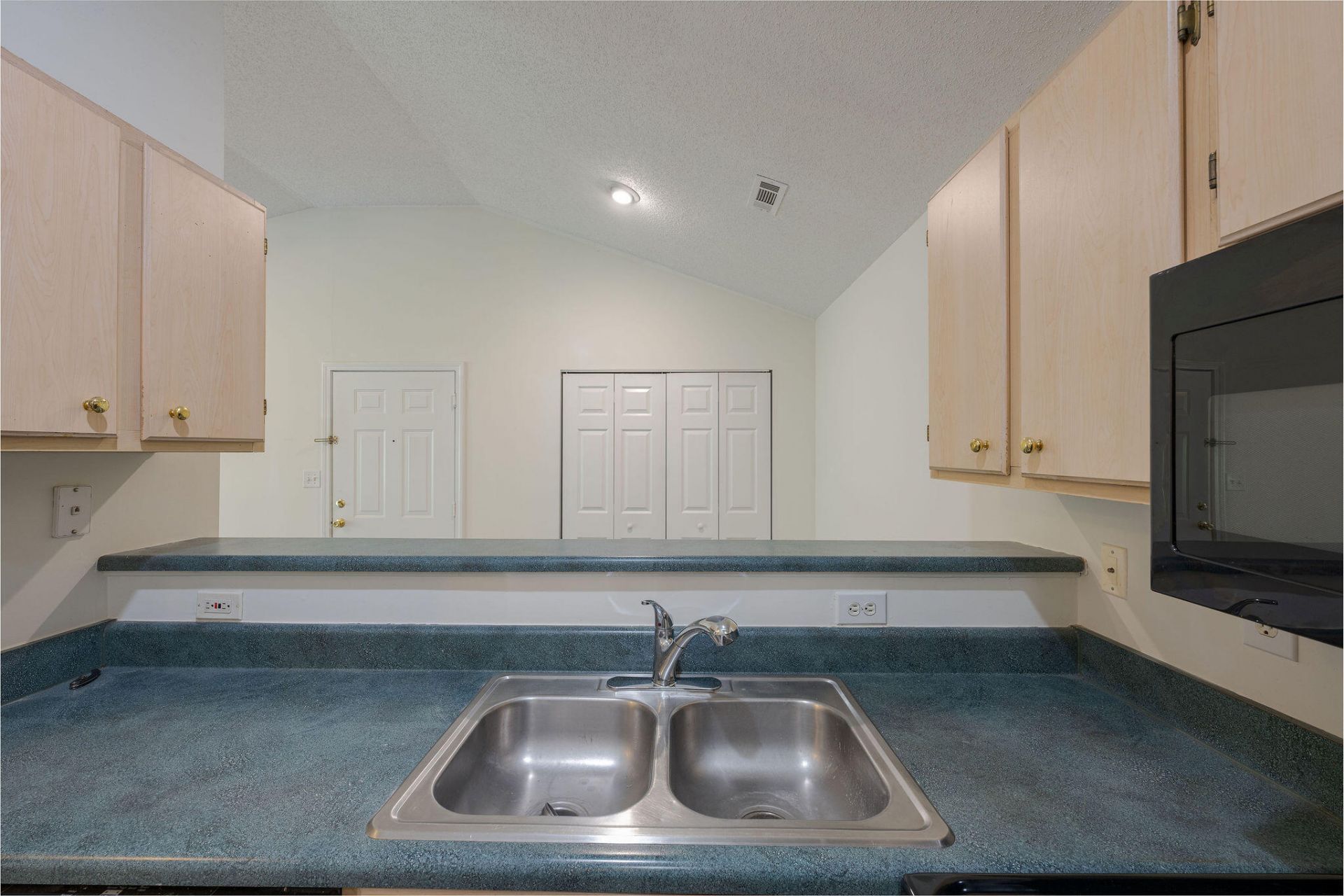 188 Midland Parkway Photo 16