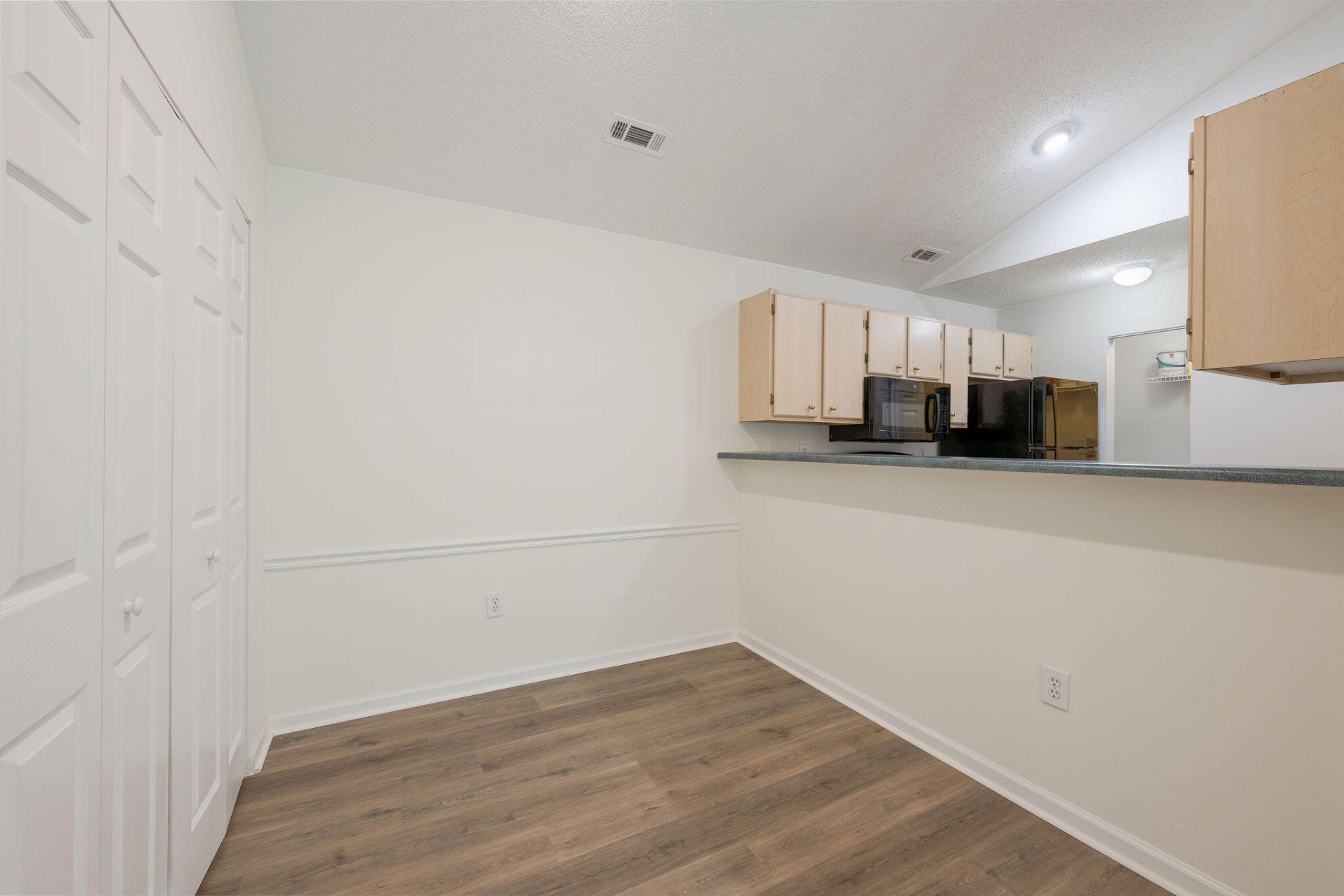 188 Midland Parkway Photo 5