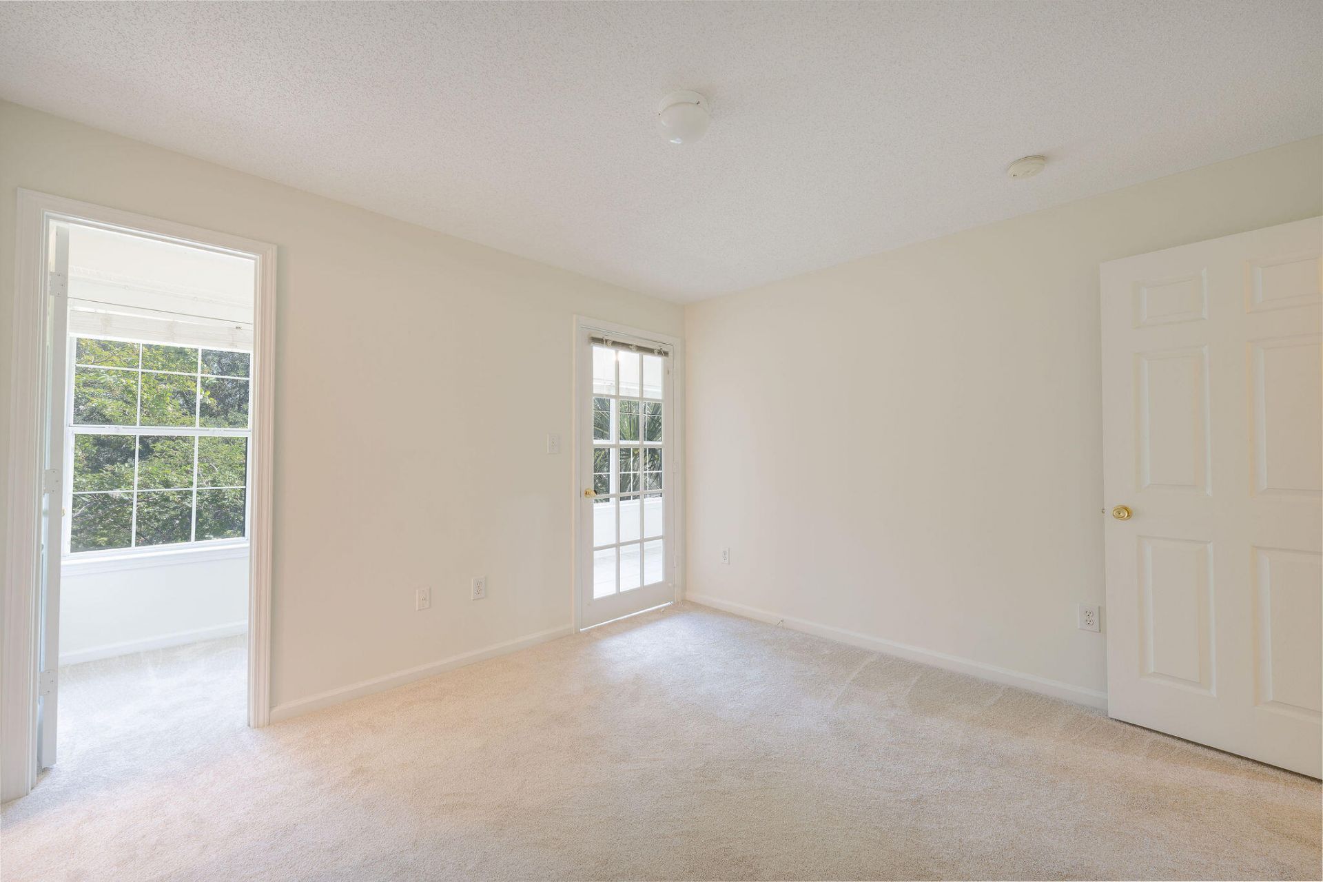 188 Midland Parkway Photo 6