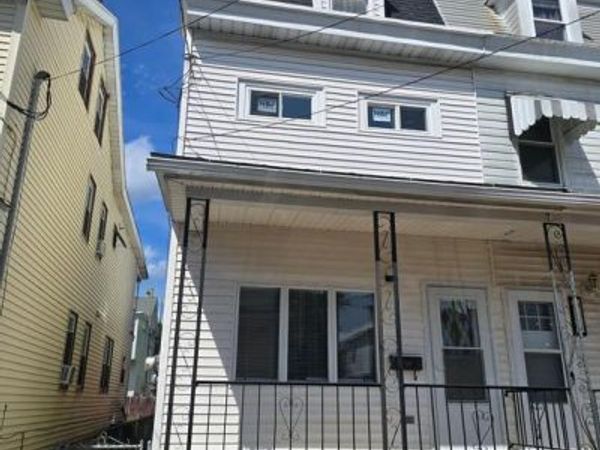 412 CARBON STREET, MINERSVILLE, PA 17954