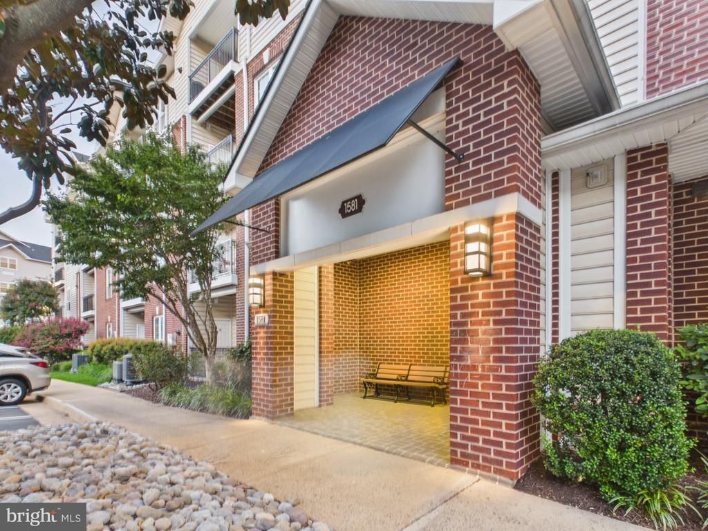 1581 Spring Gate Drive, Unit 5301, McLean, VA 22102 Main Photo