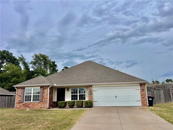 6142 Clay Avenue , Springdale, AR 72762