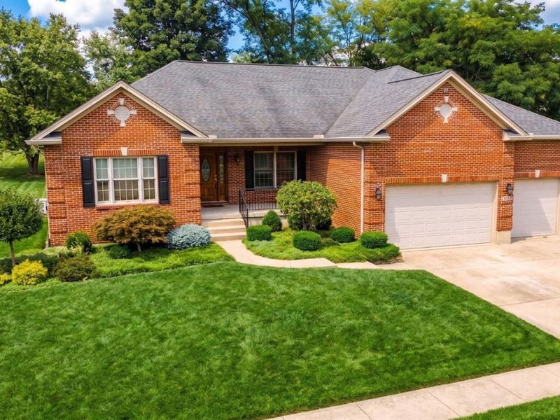 4004 Hickory Hollow Drive, Ross Township, OH 45013 Photo 1