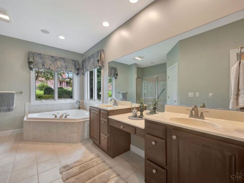 4004 Hickory Hollow Drive, Ross Township, OH 45013 Photo 22