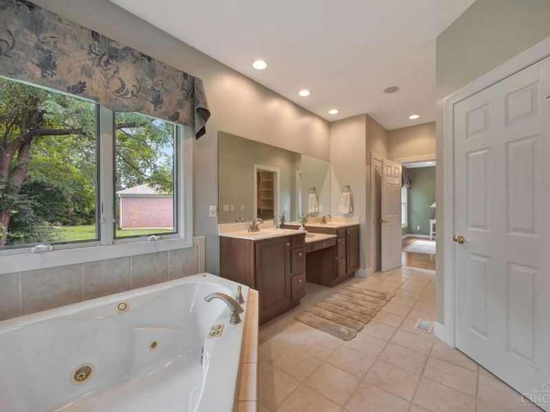 4004 Hickory Hollow Drive, Ross Township, OH 45013 Photo 24