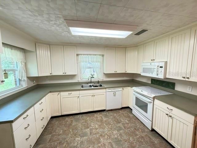 331 SW 3rd Street , Bronson, FL 32621 Photo