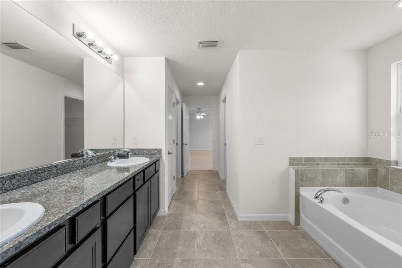 5715 Hevena Court , Palmetto, FL 34221 Photo