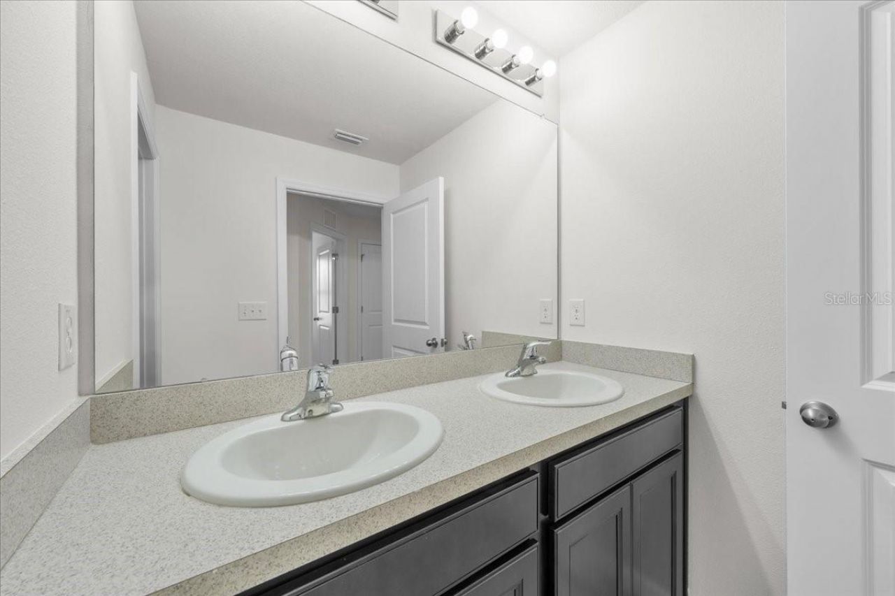 5715 Hevena Court , Palmetto, FL 34221 Photo