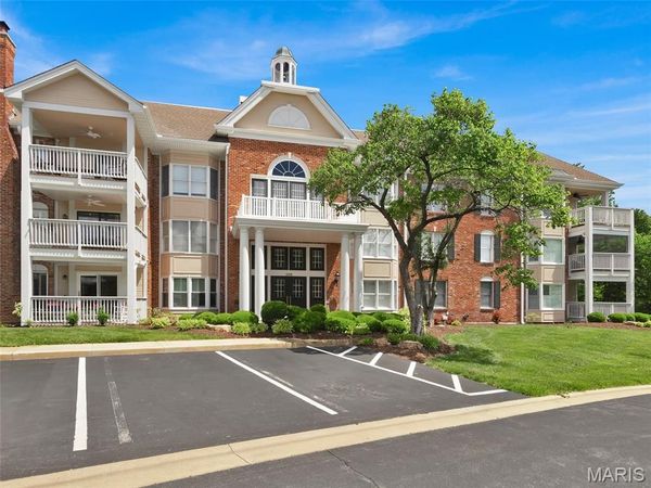 208 Ambridge Court, Unit 206, Chesterfield, MO 63017