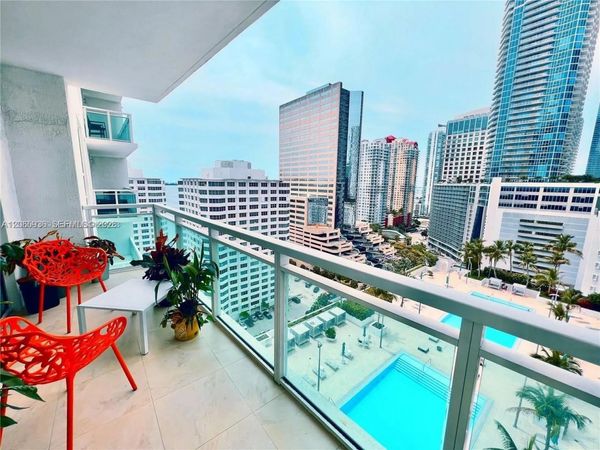 950 Brickell Bay Dr , Unit 1807, Miami, FL 33131