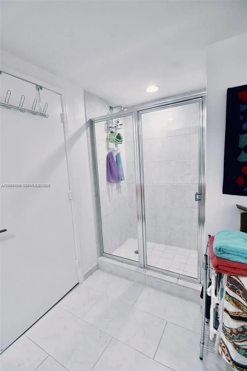 950 Brickell Bay Dr , Unit 1807, Miami, FL 33131 Photo