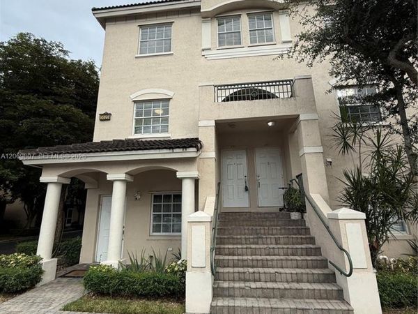 5620 NW 114 Path , Unit 201, Doral, FL 33178