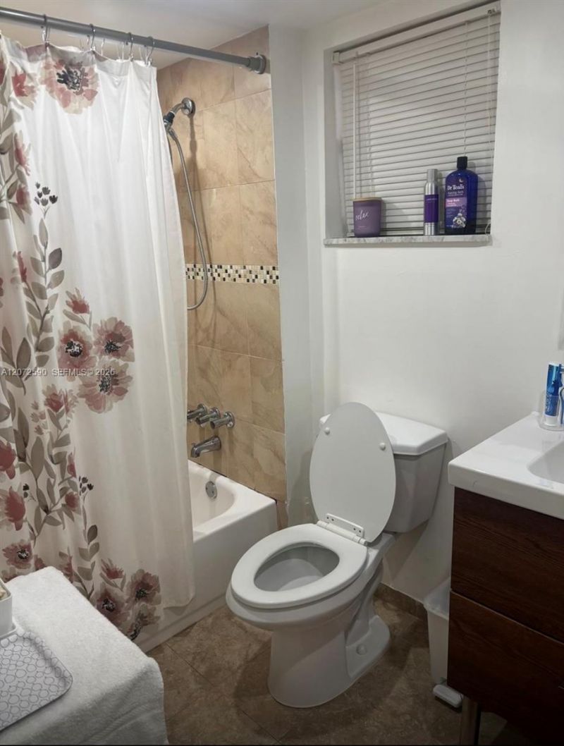 500 NE 12th Ave , Unit 704, Hallandale Beach, FL 33009 Photo