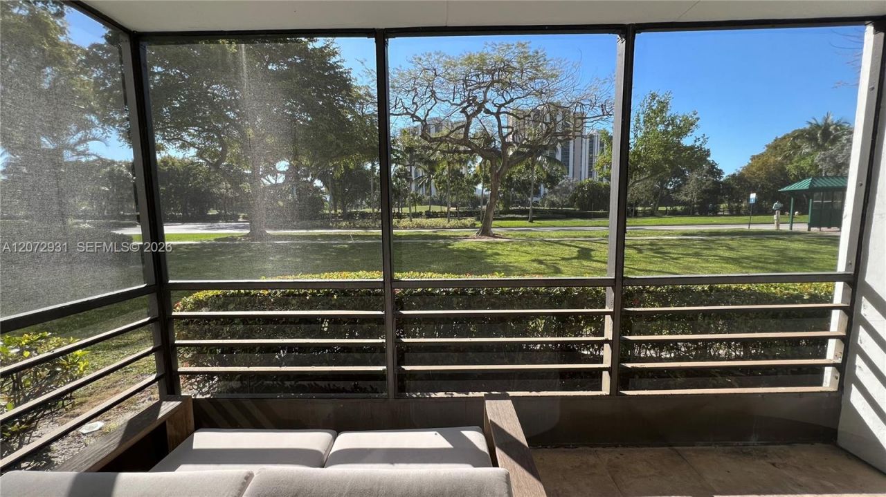 20500 W Country Club Dr , Unit 117, Aventura, FL 33180 Photo