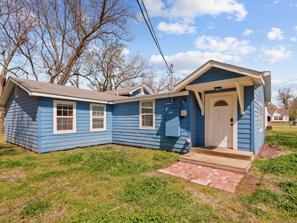 625 W Tahlequah Avenue , Vinita, OK 74301