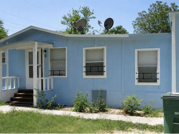 1730 W Poplar, San Antonio, TX 78207