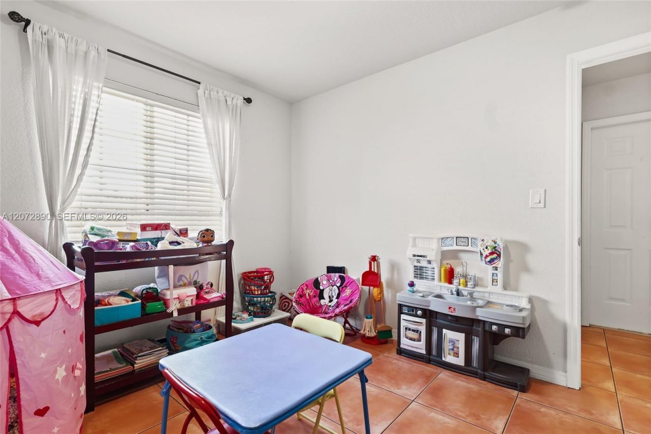 15867 SW 44th St , Miami, FL 33185 Photo