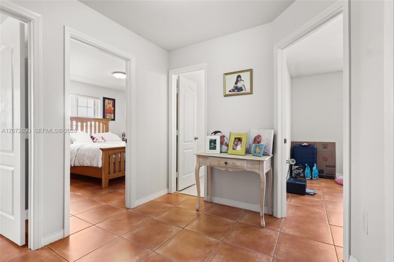 15867 SW 44th St , Miami, FL 33185 Photo